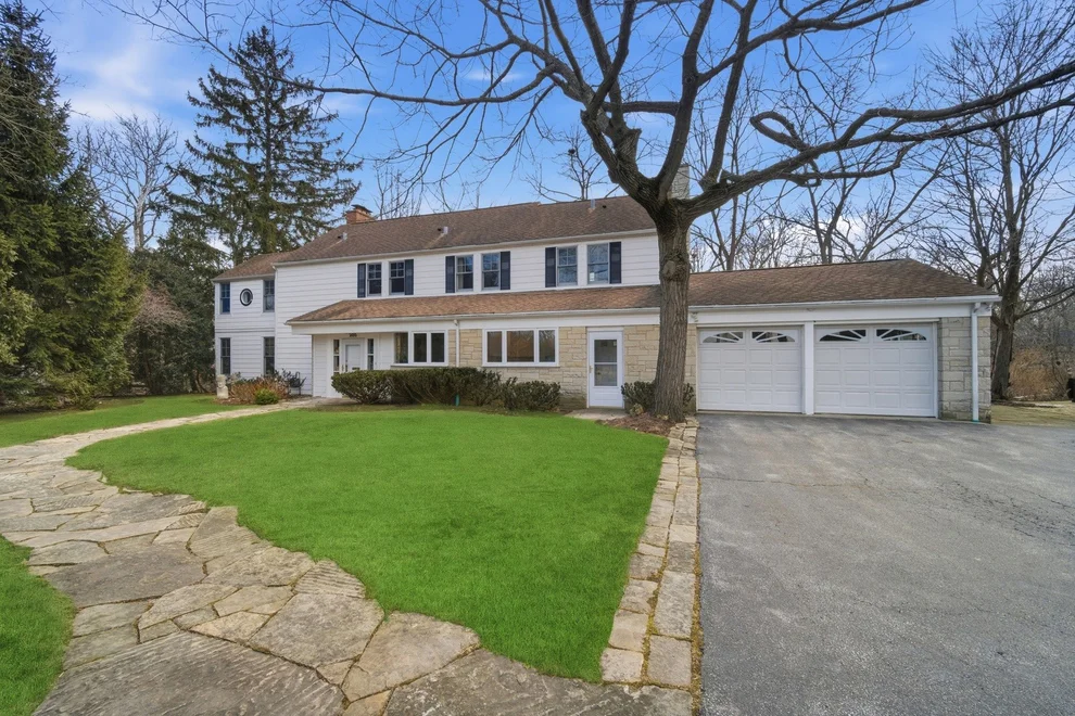 Unit for sale at 200 Braeburn Road, Highland Park, IL 60035