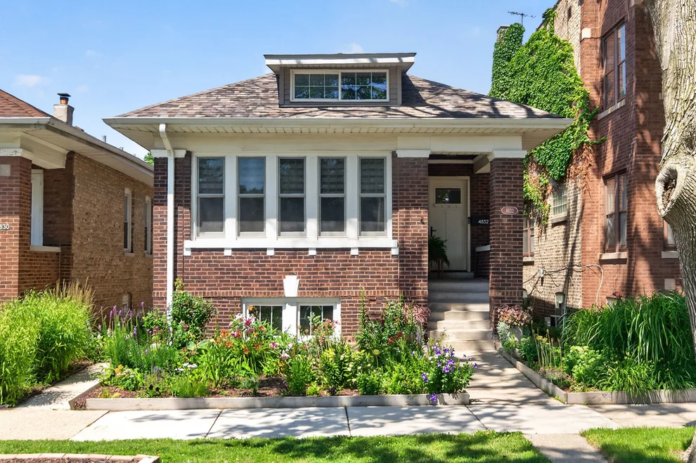 Unit for sale at 4832 N Tripp Avenue, Chicago, IL 60630