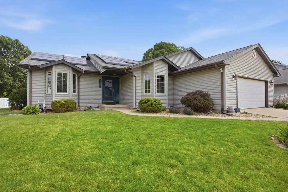 Unit for sale at 1802 Silver Hill Drive, Urbana, IL 61802