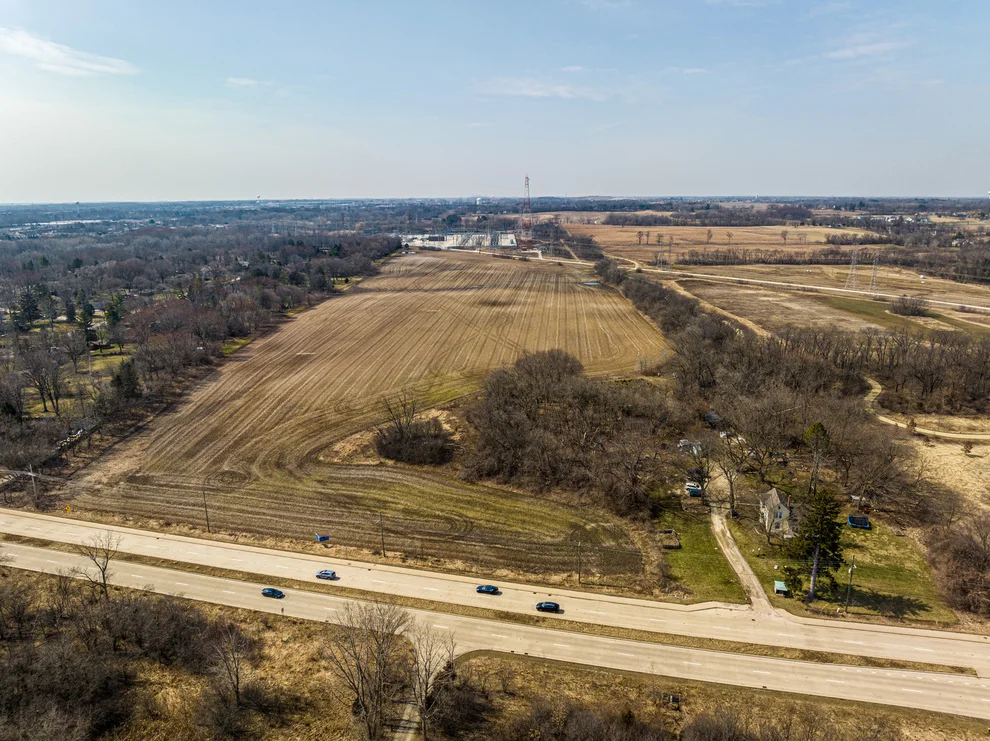 Unit for sale at 31132-31140 N Milwaukee Avenue, Libertyville, IL 60048
