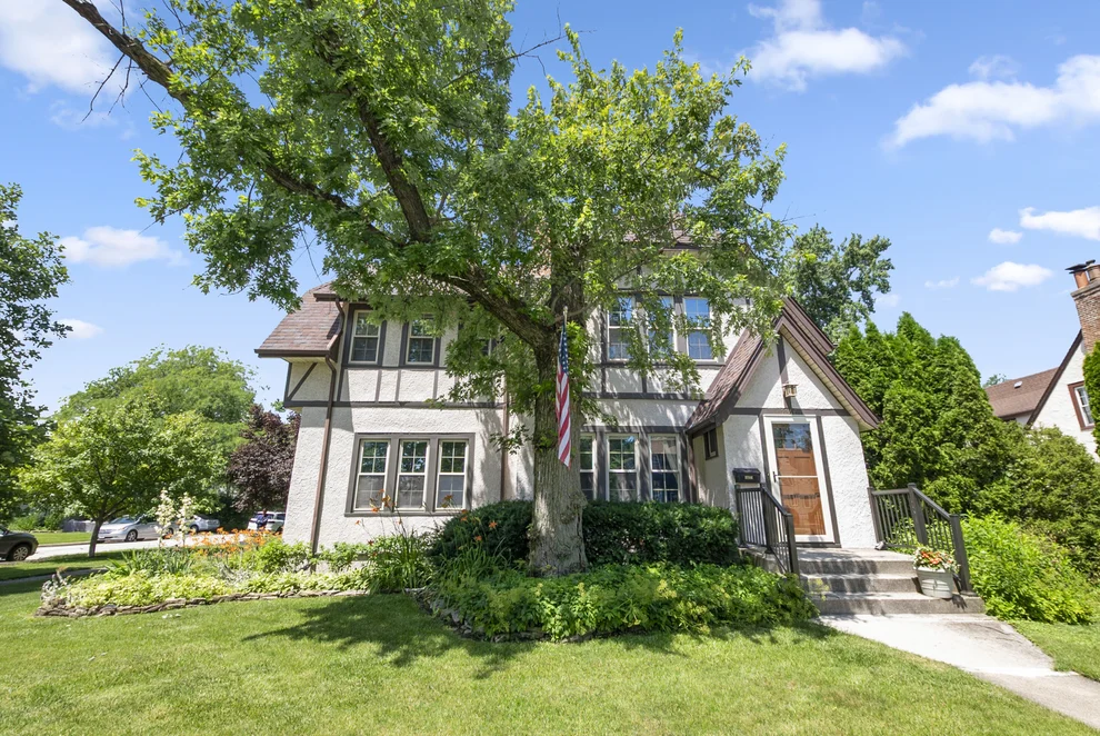 Unit for sale at 1146 Douglas Avenue, Flossmoor, IL 60422