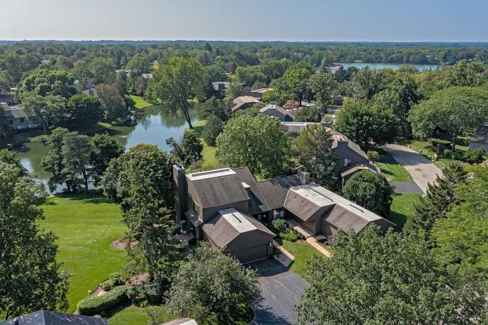 Unit for sale at 463 Woodview Road, Lake Barrington, IL 60010