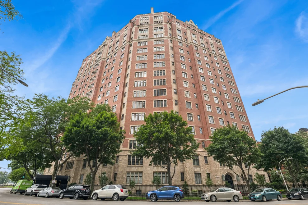 Unit for sale at 3800 N LAKE SHORE Drive, Chicago, IL 60613
