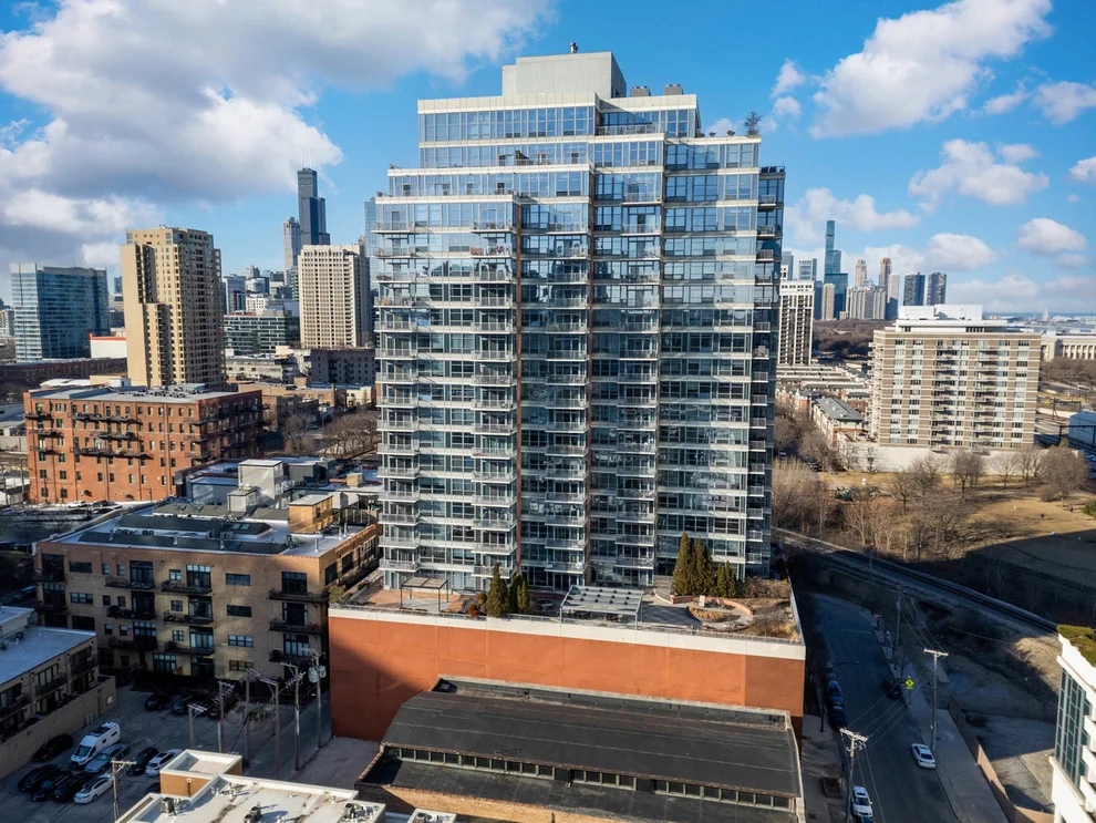 Unit for sale at 1600 S Prairie Avenue, Chicago, IL 60616