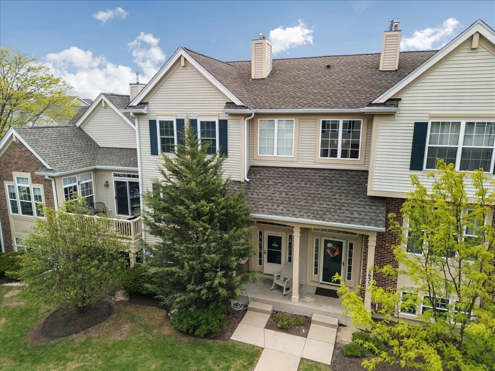 Unit for sale at 2631 N Greenwood Avenue, Arlington Heights, IL 60004