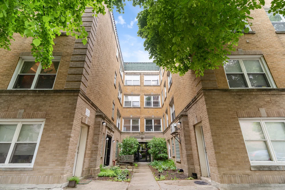 Unit for sale at 2846 N CHRISTIANA Avenue, Chicago, IL 60618