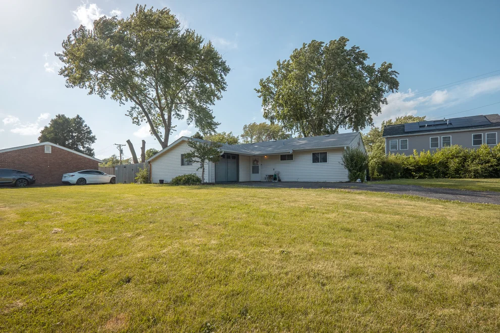 Unit for sale at 100 FAIRWOOD Drive, Bolingbrook, IL 60440