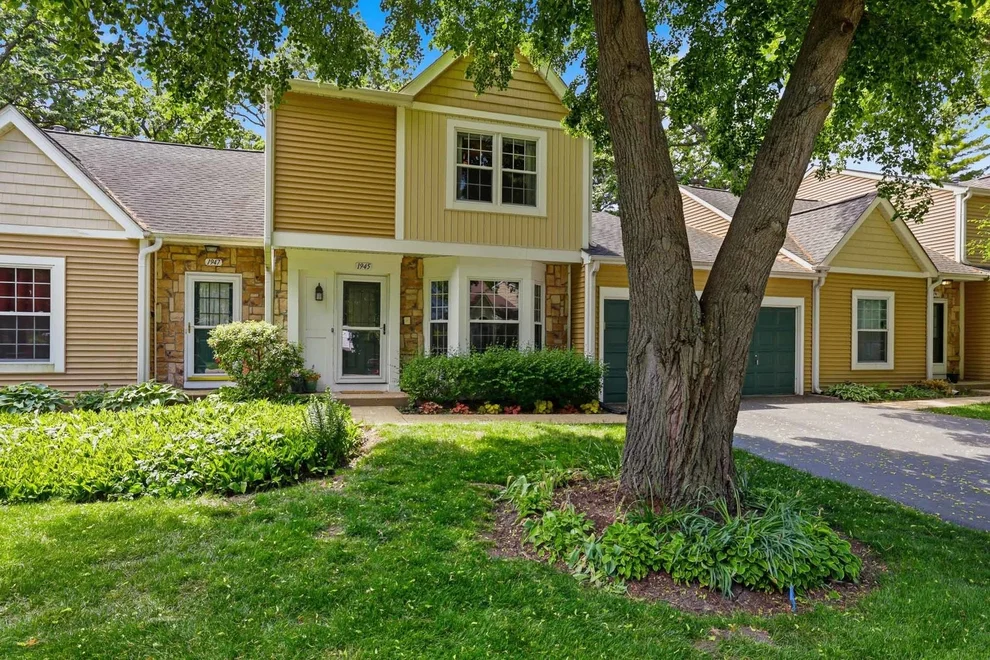 Unit for sale at 1945 Ozark Parkway, Algonquin, IL 60102