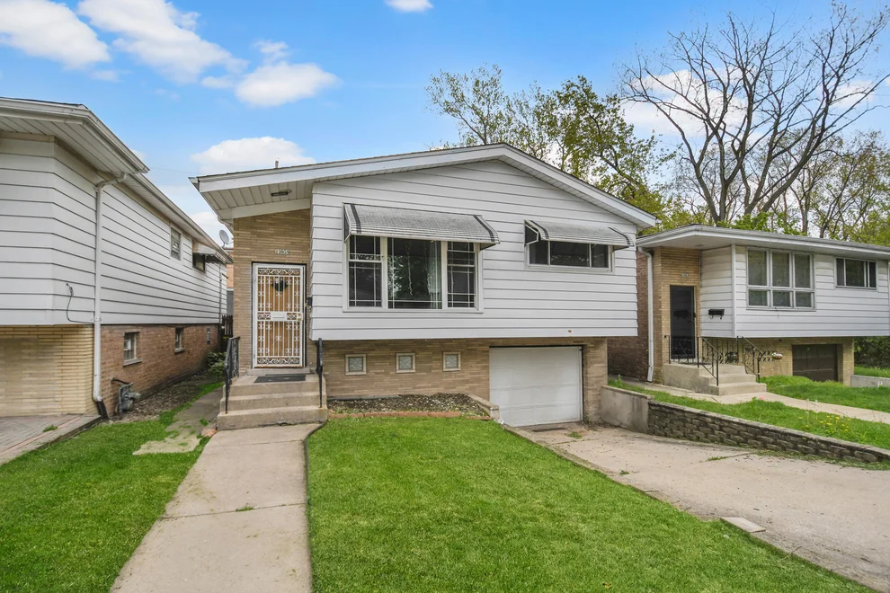 Unit for sale at 13059 Honore Street, Blue Island, IL 60406