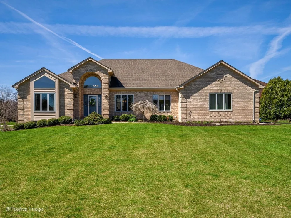 Unit for sale at 7819 Loch Glen Drive, Lakewood, IL 60014