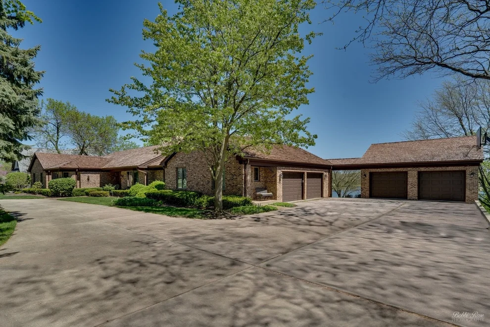 Unit for sale at 1825 CLOVER Drive, Inverness, IL 60067