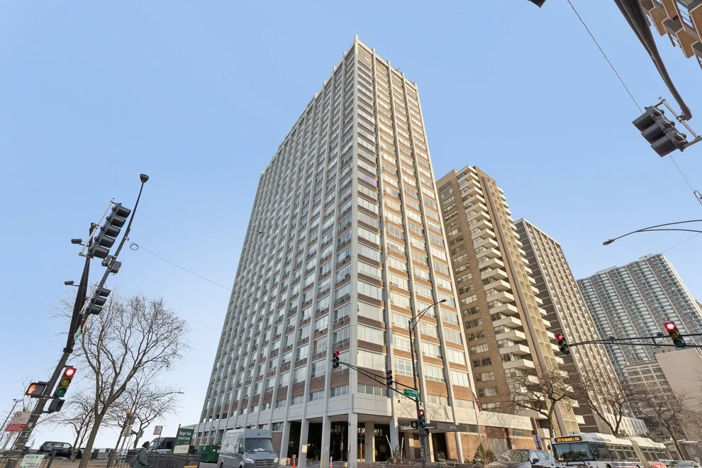 Unit for sale at 6171 N Sheridan Road, Chicago, IL 60660