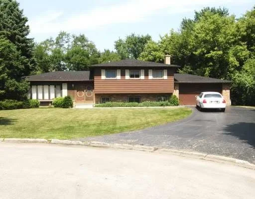 Unit for sale at 2512 WOODLAND Drive, NORTHBROOK, IL 60062