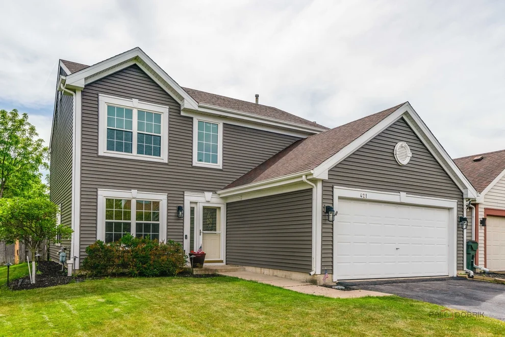 Unit for sale at 421 Rosewood Crossing, Lindenhurst, IL 60046