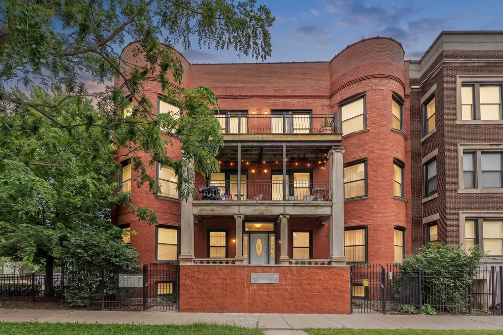 Unit for sale at 4615 S Michigan Avenue, Chicago, IL 60653
