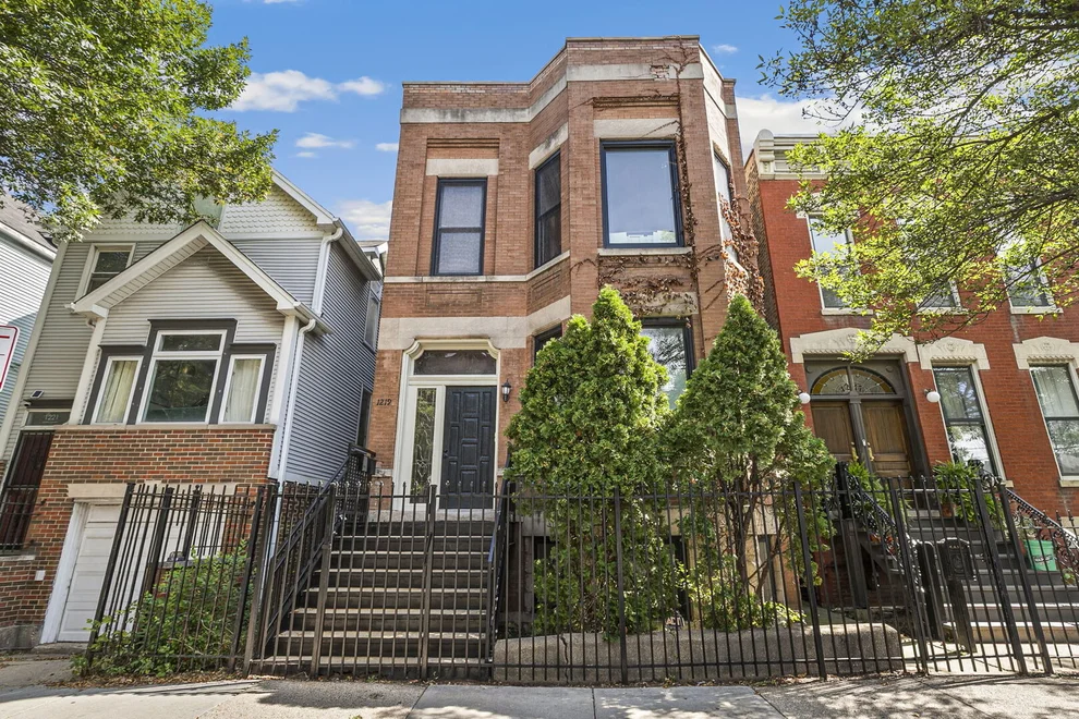 Unit for sale at 1219 N Damen Avenue, Chicago, IL 60622