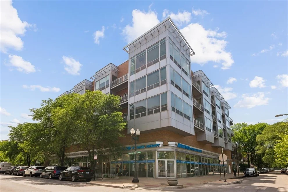 Unit for sale at 3920 N SHERIDAN Road, Chicago, IL 60613