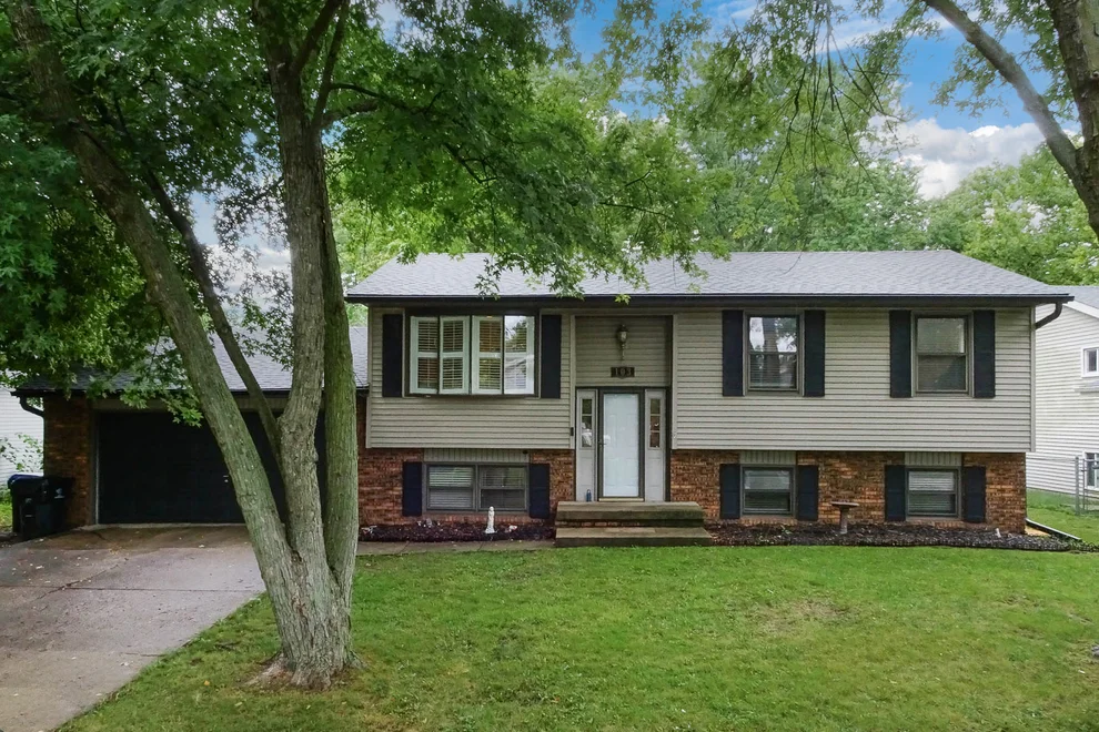 Unit for sale at 103 N Bayberry Court, Bloomington, IL 61704