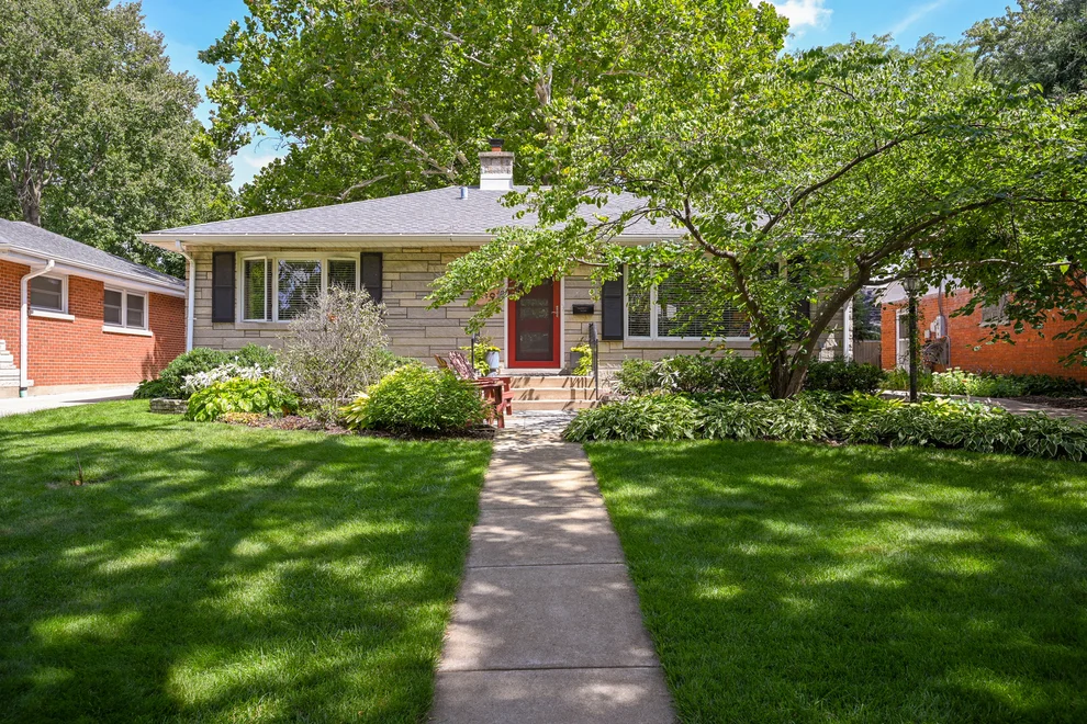 Unit for sale at 519 Byron Court, Wheaton, IL 60187