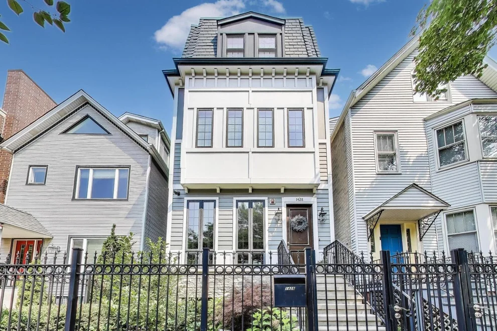 Unit for sale at 1428 W George Street, Chicago, IL 60657