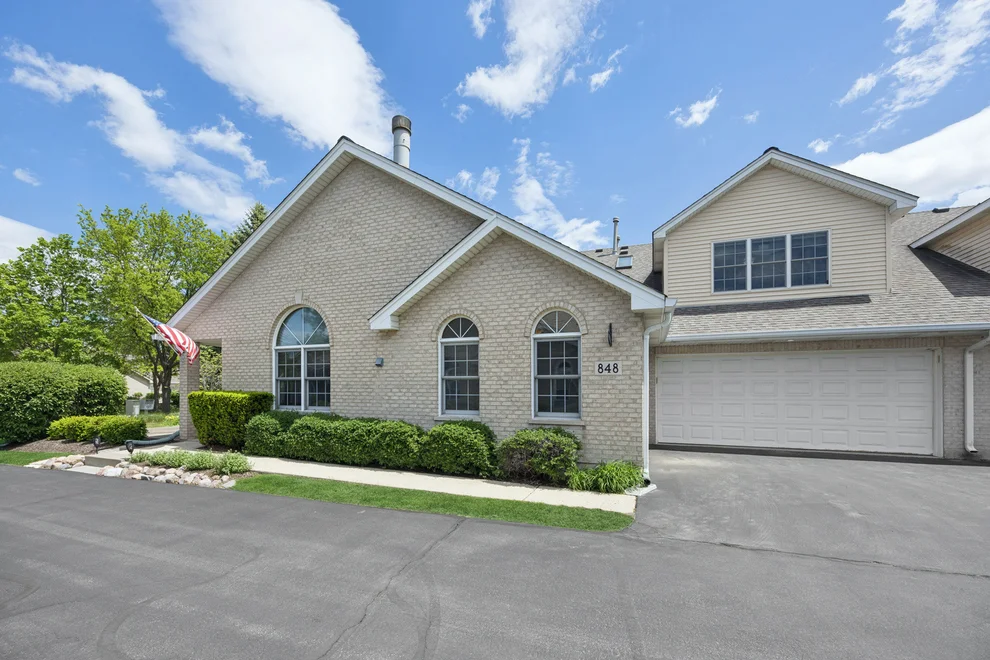 Unit for sale at 848 Havenshire Road, Naperville, IL 60565