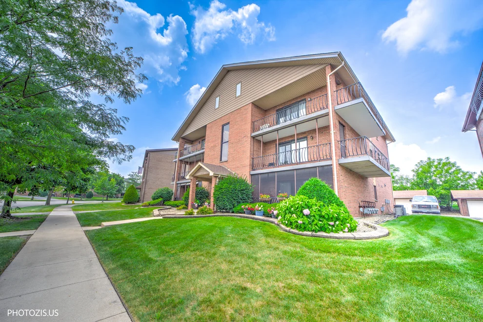 Unit for sale at 16742 Paxton Avenue, Tinley Park, IL 60477