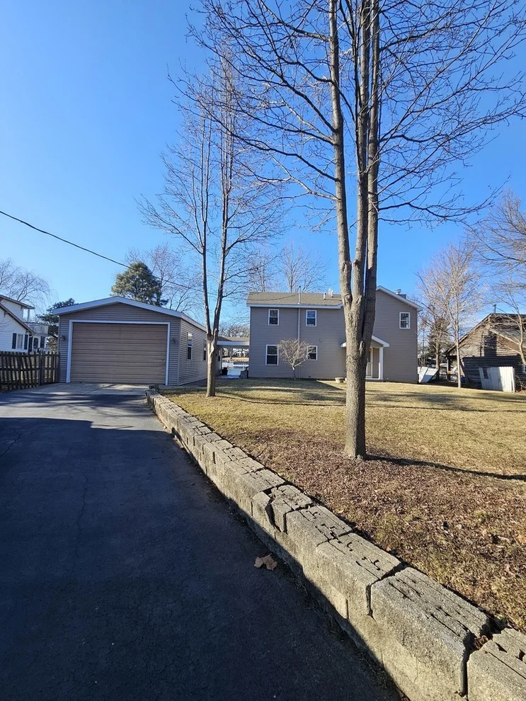Unit for sale at 2120 Beach Drive, Fox River Grove, IL 60021
