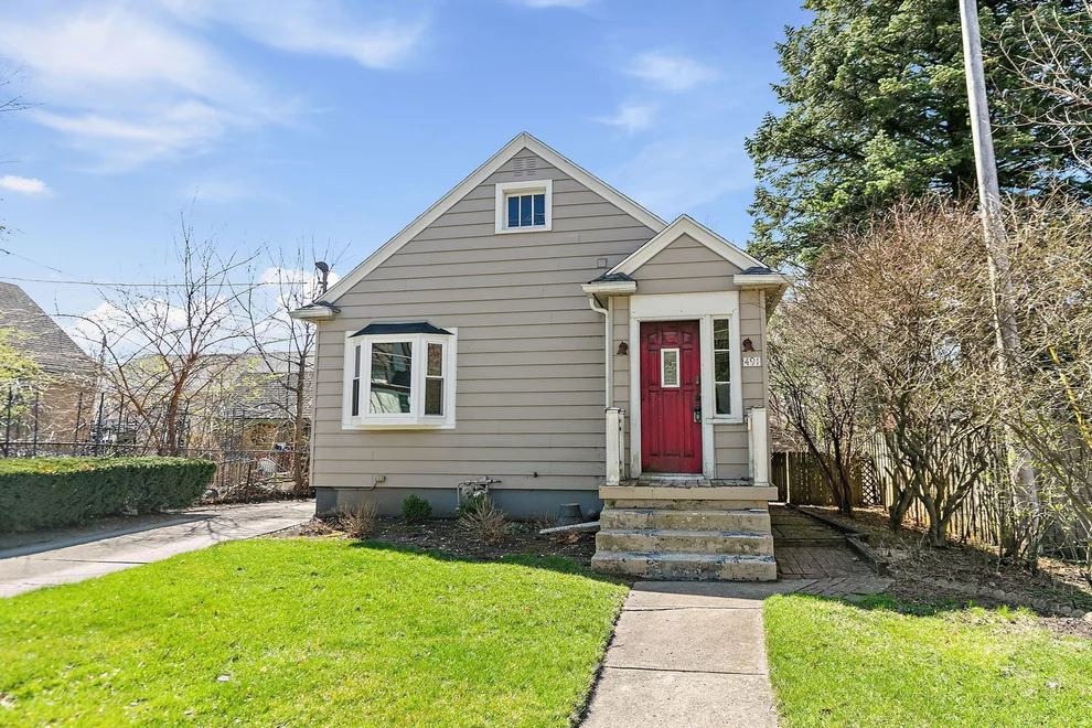 Unit for sale at 491 Congdon Avenue, Elgin, IL 60120
