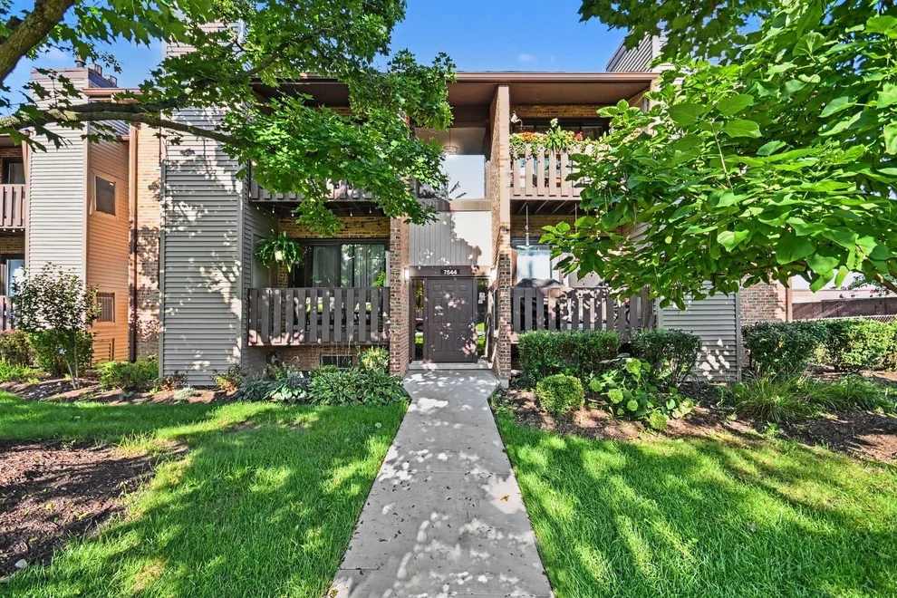 Unit for sale at 7544 Clarendon Hills Road, Willowbrook, IL 60527