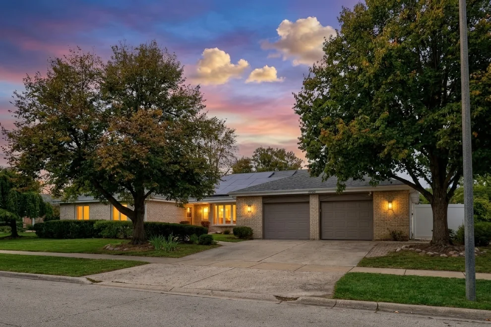 Unit for sale at 3050 Kayjay Drive, Northbrook, IL 60062