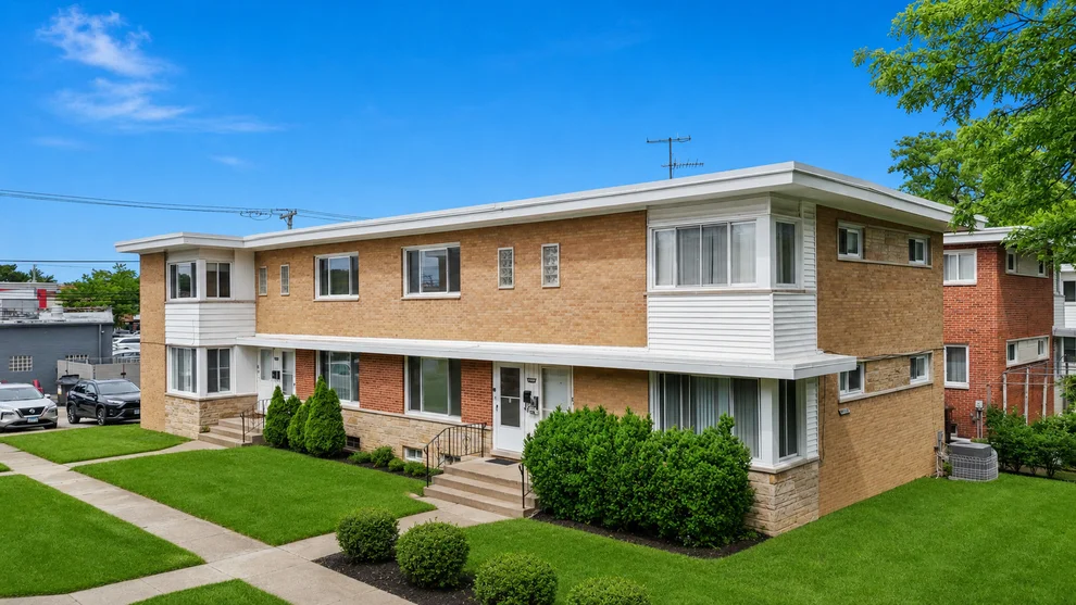 Unit for sale at 4864 Carol Street, Skokie, IL 60077
