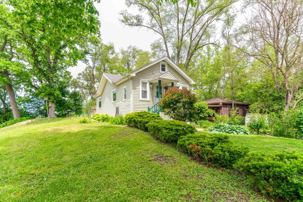 Unit for sale at 28324 W Park Avenue, Wauconda, IL 60084