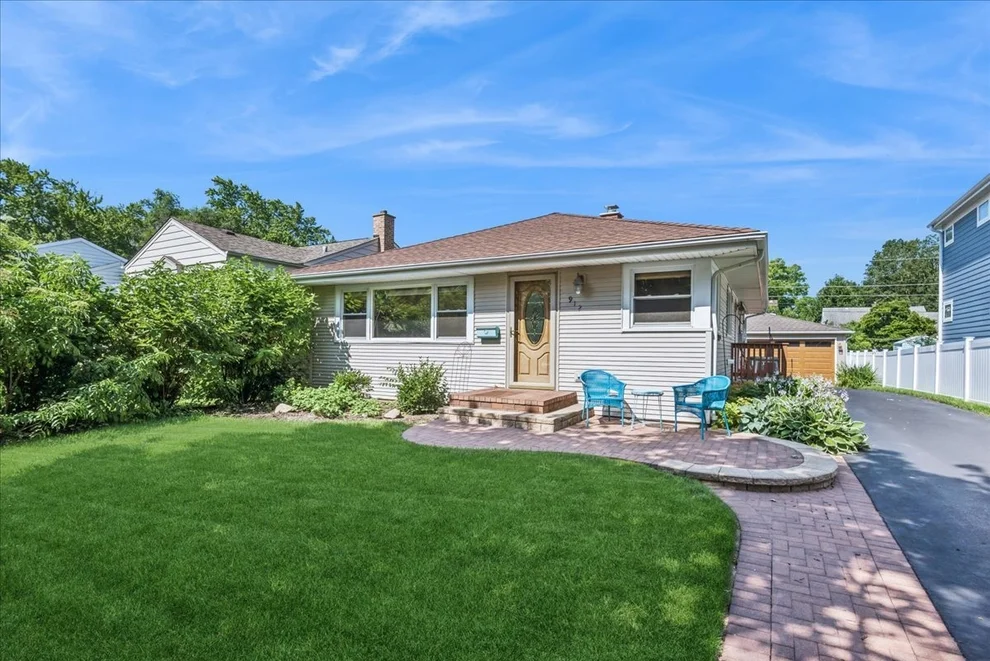 Unit for sale at 912 N Kaspar Avenue, Arlington Heights, IL 60004