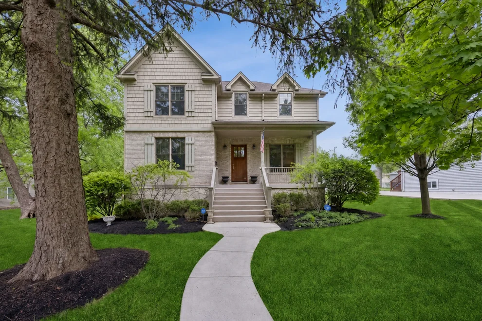 Unit for sale at 28 S Grant Street, Westmont, IL 60559