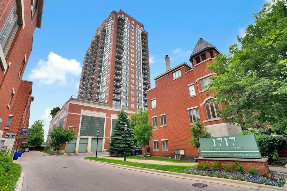 Unit for sale at 1717 S Prairie Avenue, Chicago, IL 60616