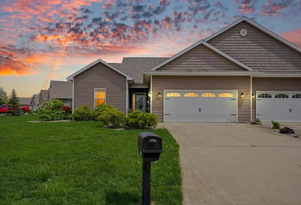 Unit for sale at 2202 S Cyprus Point, Urbana, IL 61802