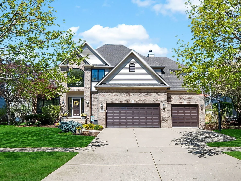 Unit for sale at 534 Terrace Lane, South Elgin, IL 60177