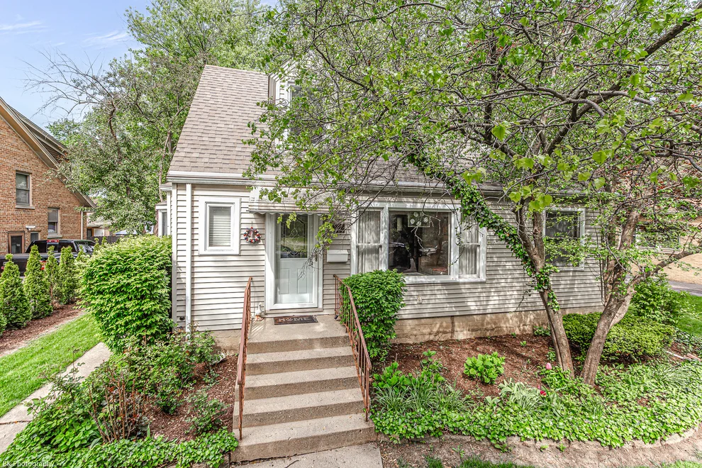 Unit for sale at 12134 Ann Street, Blue Island, IL 60406