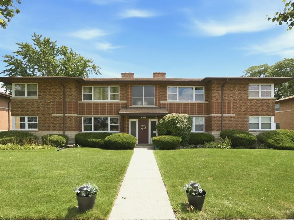 Unit for sale at 1421 Balmoral Avenue, Westchester, IL 60154