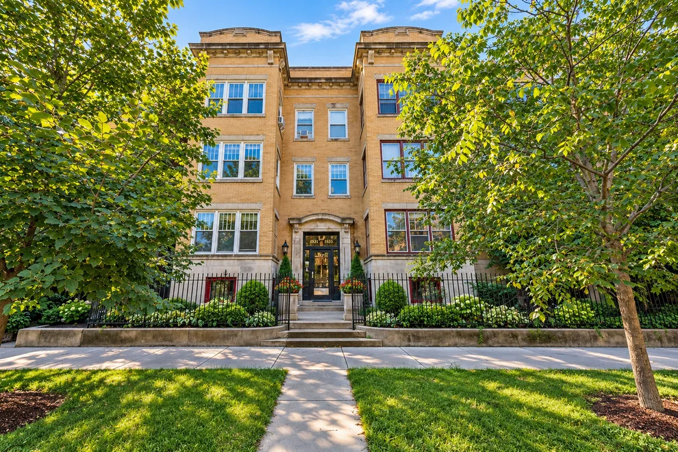 Unit for sale at 5330 S Hyde Park Boulevard, Chicago, IL 60615