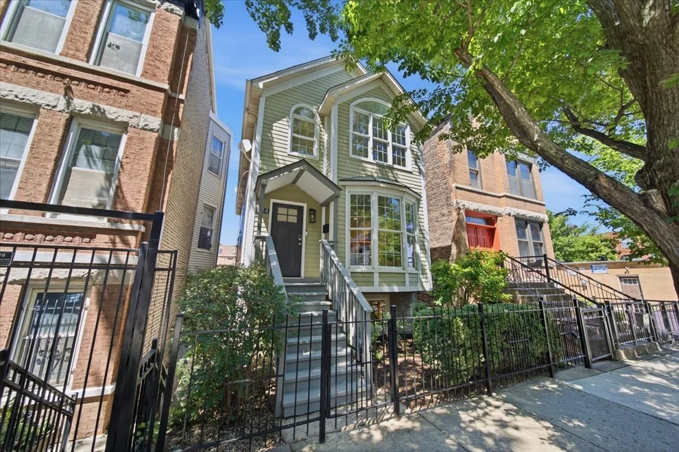 Unit for sale at 1614 W Wabansia Avenue, Chicago, IL 60622
