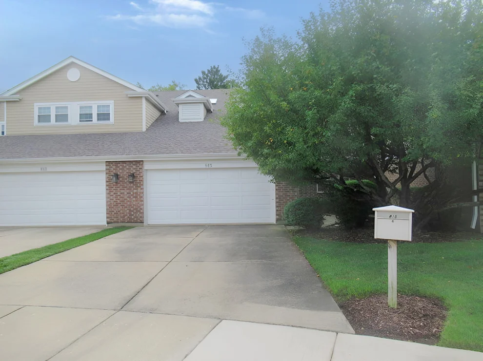 Unit for sale at 815 Winchester Lane, Northbrook, IL 60062