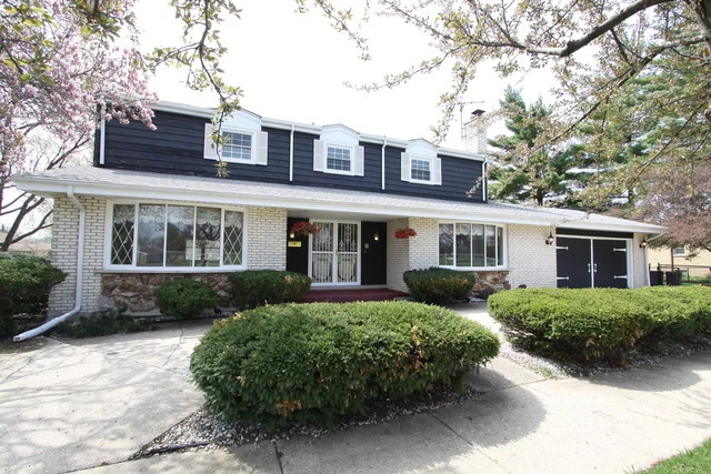 Unit for sale at 8160 N Washington Street, NILES, IL 60714