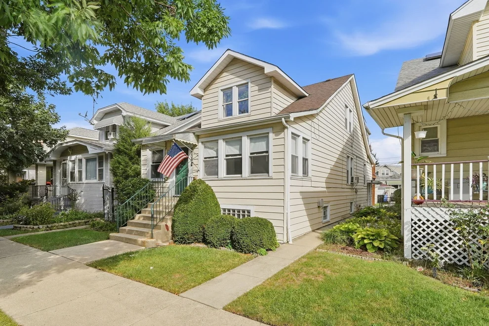 Unit for sale at 6206 W Grace Street, Chicago, IL 60634