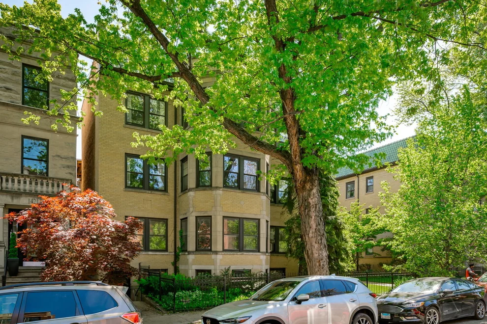Unit for sale at 1425 W Summerdale Avenue, Chicago, IL 60640