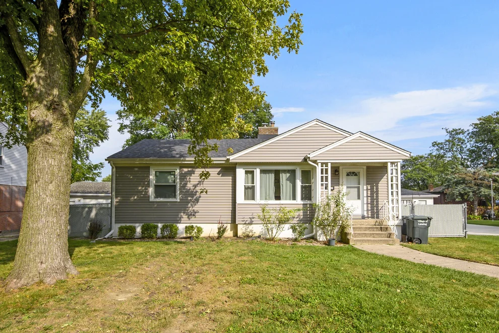 Unit for sale at 17531 Henry Street, Lansing, IL 60438
