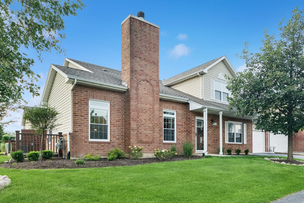 Unit for sale at 9765 Cambridge Circle, Mokena, IL 60448