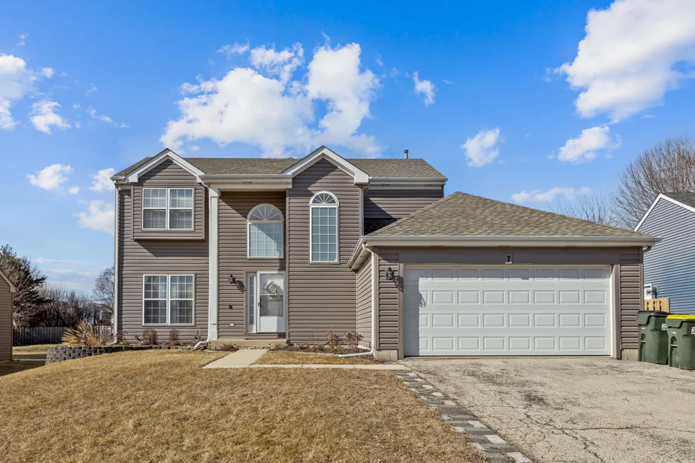 Unit for sale at 7 Elizabeth Court, Lake In The Hills, IL 60156