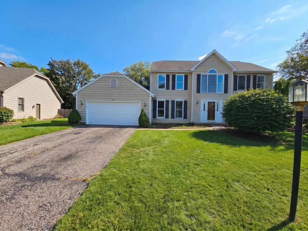 Unit for sale at 875 Crabtree Lane, Cary, IL 60013