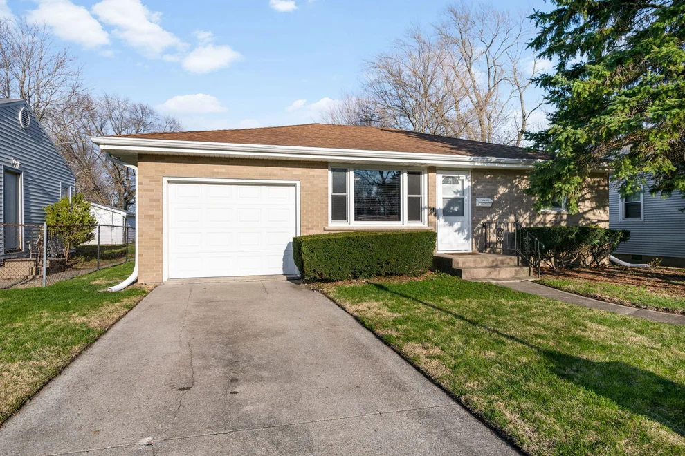 Unit for sale at 1532 S 5th Avenue, Kankakee, IL 60901
